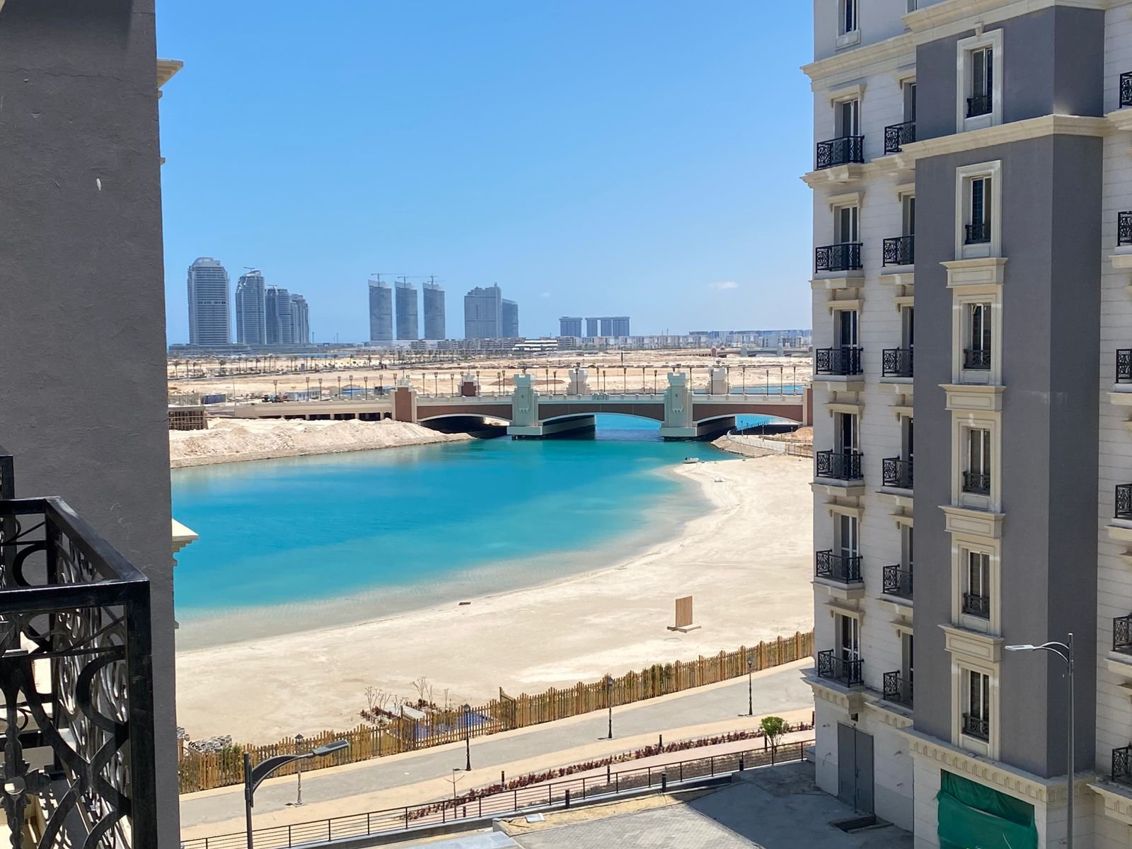 Luxury Lagoon View Apartment – Latin District