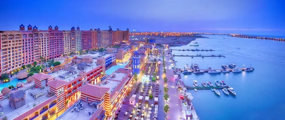 Marina & Surroundings
